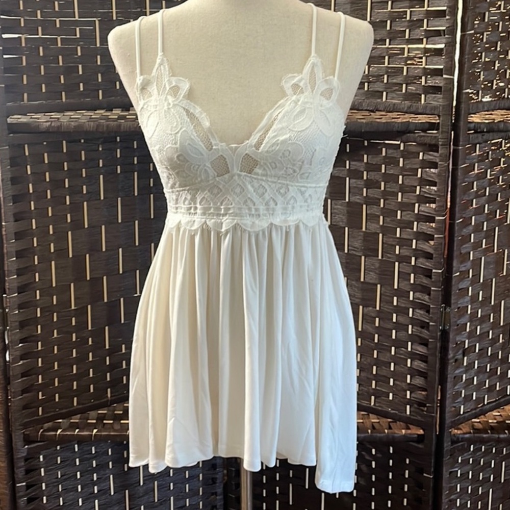 Zenana Outfitters Crochet Lace Cami Top